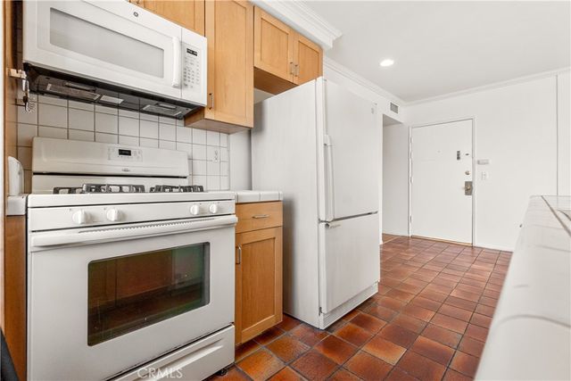 600 Monterey Boulevard 8, Hermosa Beach, CA 90254