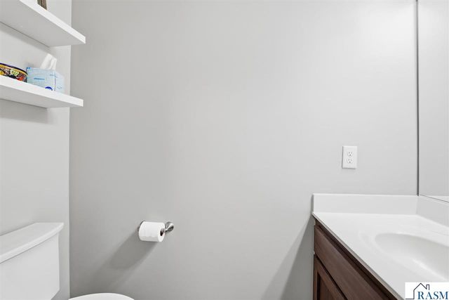 1214 SE Tikalsky Street, New Prague, MN 56071