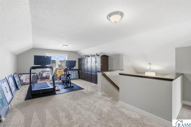 1214 SE Tikalsky Street, New Prague, MN 56071