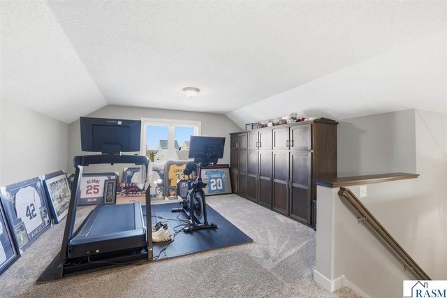 1214 SE Tikalsky Street, New Prague, MN 56071