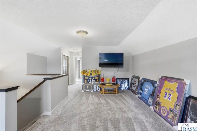 1214 SE Tikalsky Street, New Prague, MN 56071