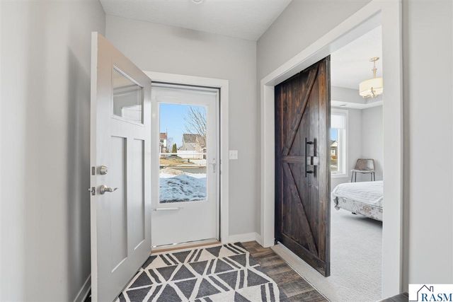 1214 SE Tikalsky Street, New Prague, MN 56071