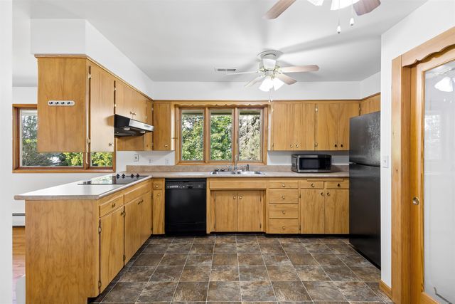 10416 N College Cir, Spokane, WA 99218