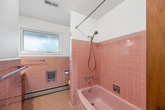10416 N College Cir, Spokane, WA 99218