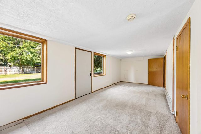10416 N College Cir, Spokane, WA 99218