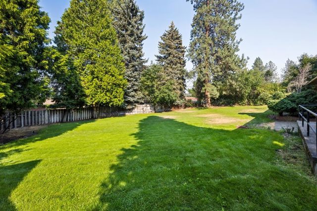 10416 N College Cir, Spokane, WA 99218