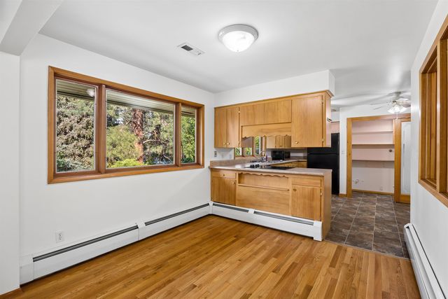 10416 N College Cir, Spokane, WA 99218