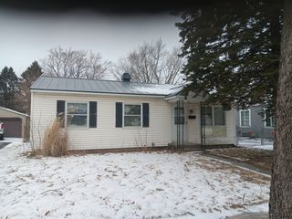 527 Fairlane Avenue, Dekalb, IL 60115