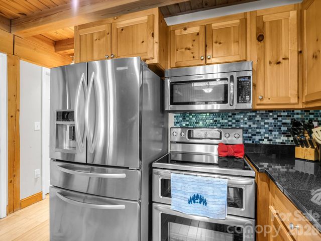 165 Dream Road, Hendersonville, NC 28792
