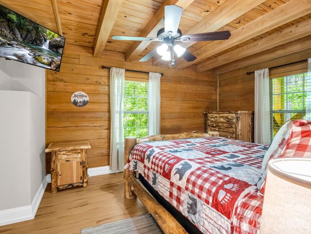 165 Dream Road, Hendersonville, NC 28792