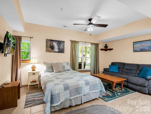 165 Dream Road, Hendersonville, NC 28792