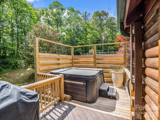 165 Dream Road, Hendersonville, NC 28792