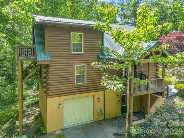 165 Dream Road, Hendersonville, NC 28792