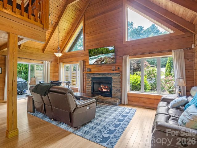 165 Dream Road, Hendersonville, NC 28792