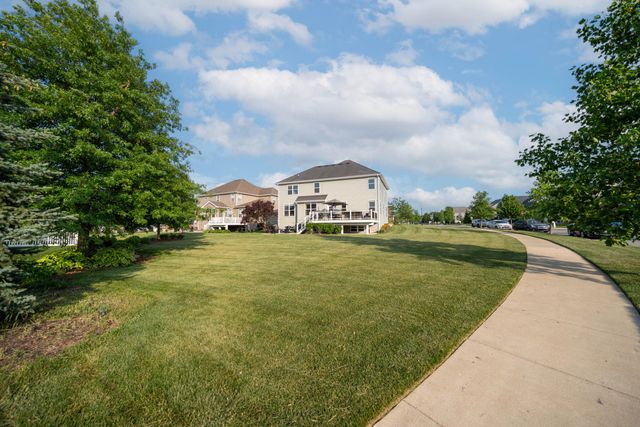 1172 Hyde Park, Crown Point, IN 46307