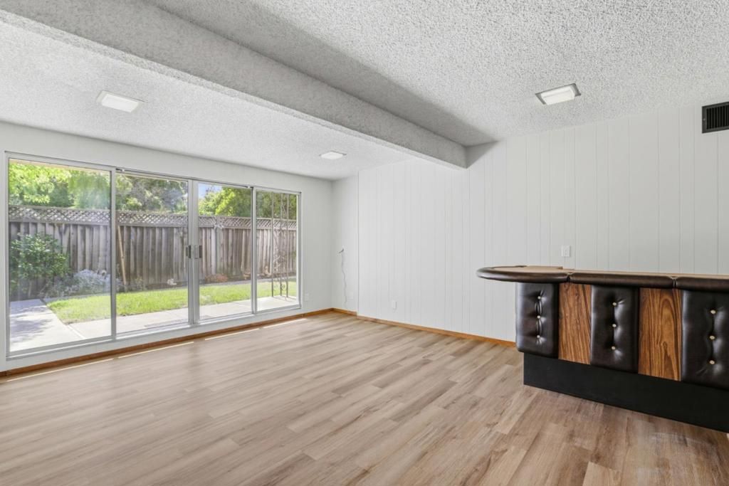Image 16 of property listing at 4373 Vistapark Drive, San Jose, CA 95136