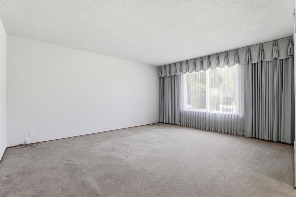 Image 7 of property listing at 4373 Vistapark Drive, San Jose, CA 95136