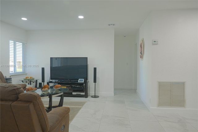 4391 NW 12th Terrace, Deerfield Beach, FL 33064