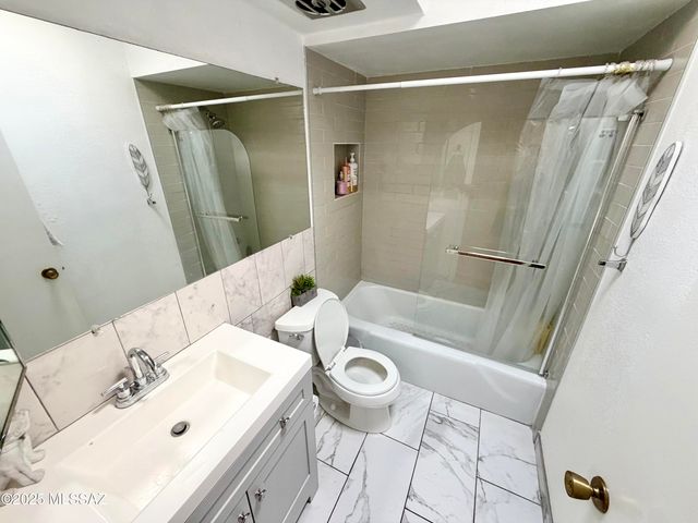 4202 N Limberlost Place, Tucson, AZ 85705