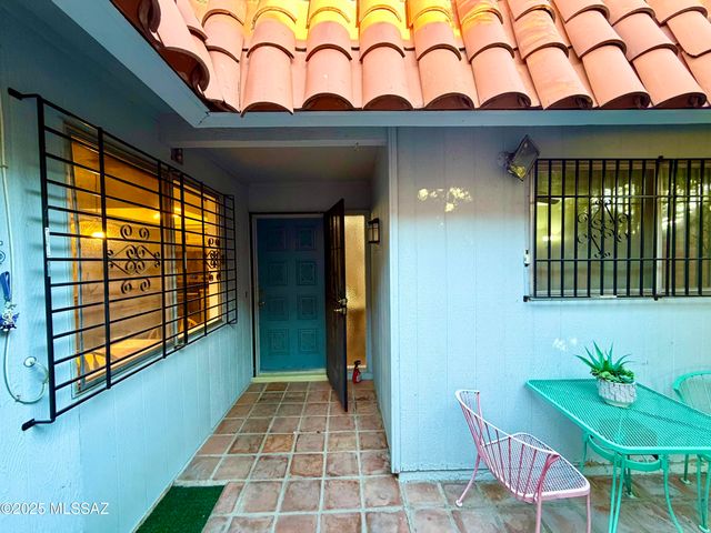 4202 N Limberlost Place, Tucson, AZ 85705