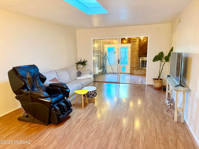 4202 N Limberlost Place, Tucson, AZ 85705