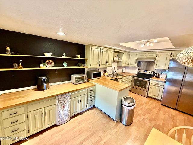 4202 N Limberlost Place, Tucson, AZ 85705