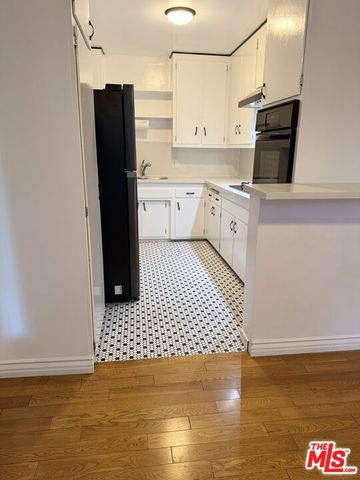 6013 Carlton Way 1, Los Angeles, CA 90028