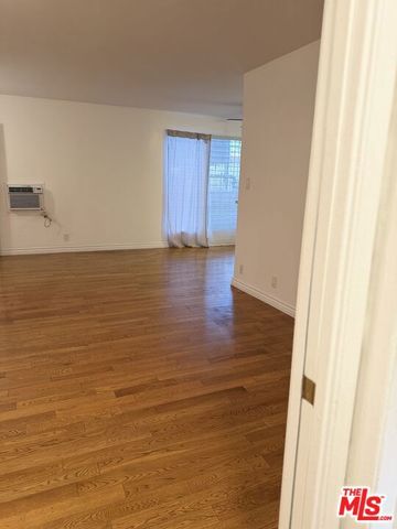 6013 Carlton Way 1, Los Angeles, CA 90028