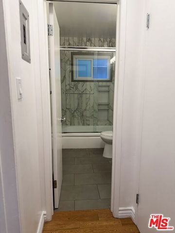 6013 Carlton Way 1, Los Angeles, CA 90028