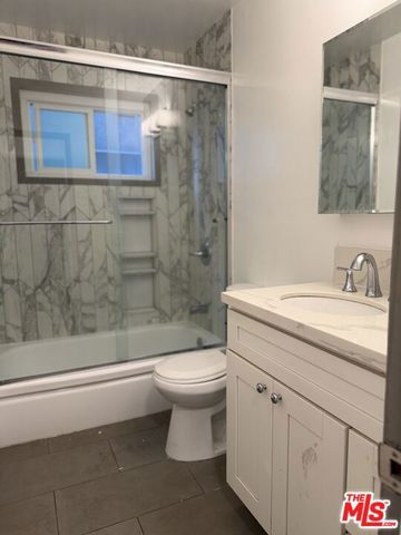 6013 Carlton Way 1, Los Angeles, CA 90028