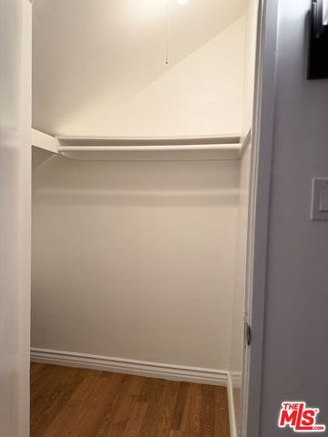 6013 Carlton Way 1, Los Angeles, CA 90028