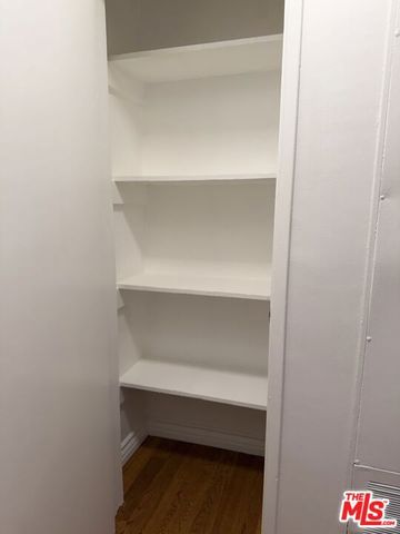 6013 Carlton Way 1, Los Angeles, CA 90028