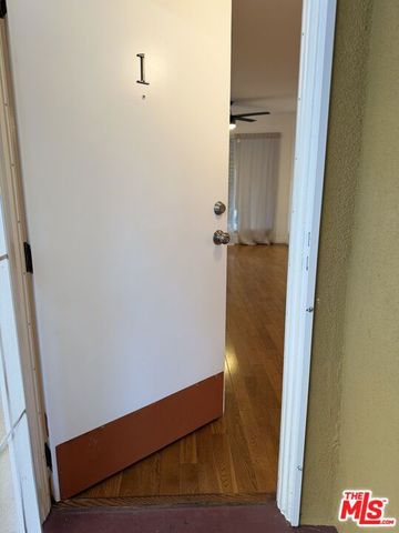 6013 Carlton Way 1, Los Angeles, CA 90028