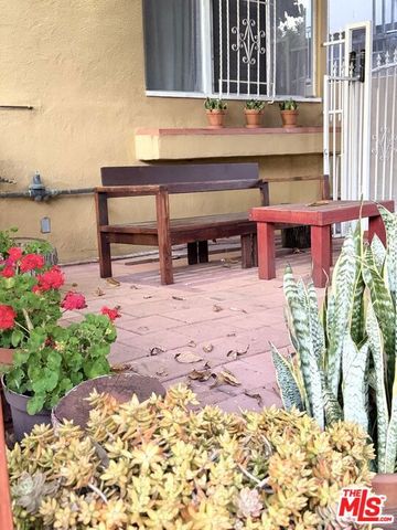 6013 Carlton Way 1, Los Angeles, CA 90028