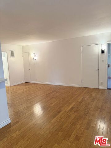 6013 Carlton Way 1, Los Angeles, CA 90028