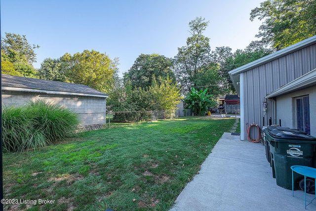211 S Sherrin Ave, Louisville, KY 40207