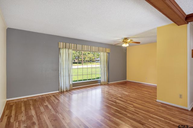 2827 Fairfax Dr, Tyler, TX 75701