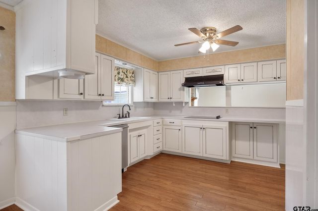 2827 Fairfax Dr, Tyler, TX 75701