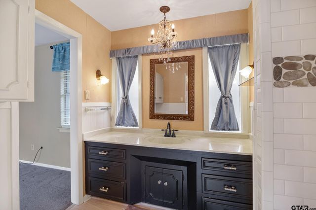 2827 Fairfax Dr, Tyler, TX 75701