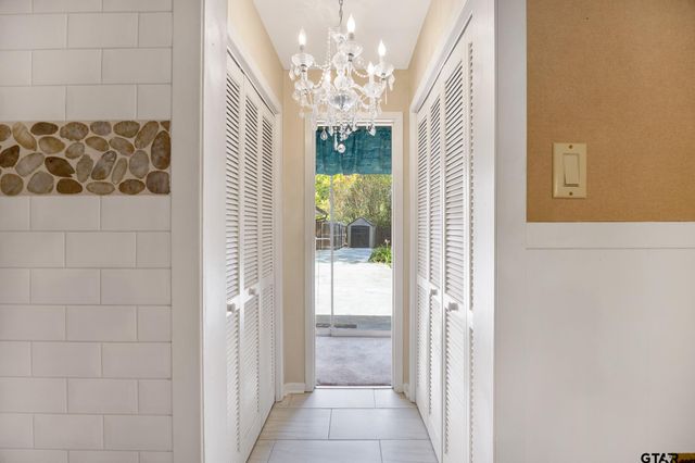 2827 Fairfax Dr, Tyler, TX 75701