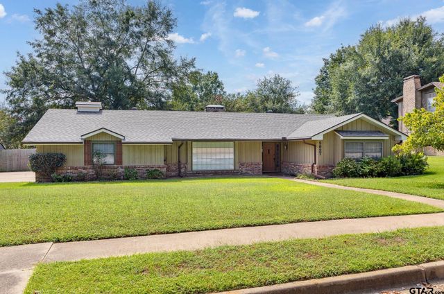 2827 Fairfax Dr, Tyler, TX 75701