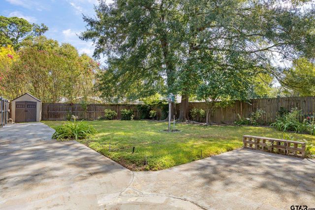 2827 Fairfax Dr, Tyler, TX 75701