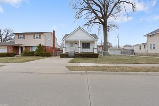 22415 Stephens Street, St Clair Shores, MI 48080
