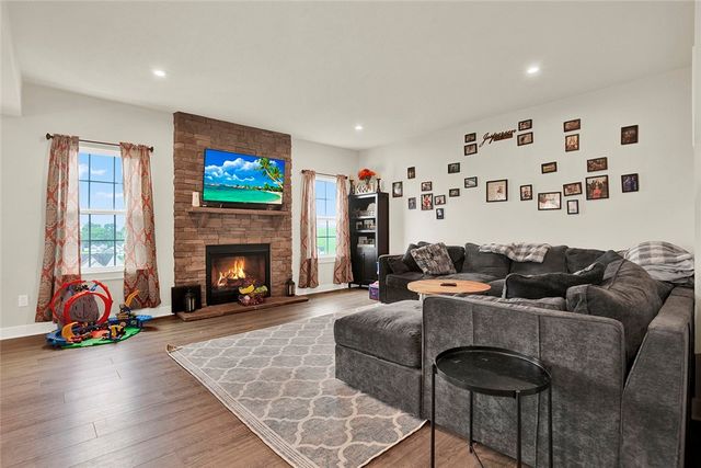 5774 Sabato Dr, North Huntingdon, PA 15642