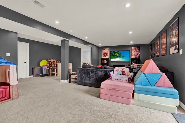 5774 Sabato Dr, North Huntingdon, PA 15642