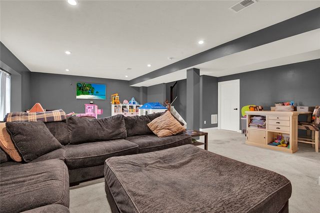 5774 Sabato Dr, North Huntingdon, PA 15642