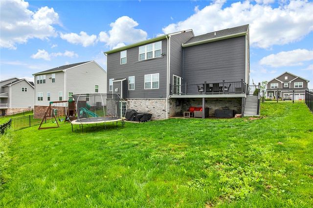 5774 Sabato Dr, North Huntingdon, PA 15642