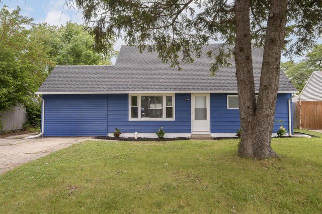 6908 W Allerton AVENUE, Greenfield, WI 53220
