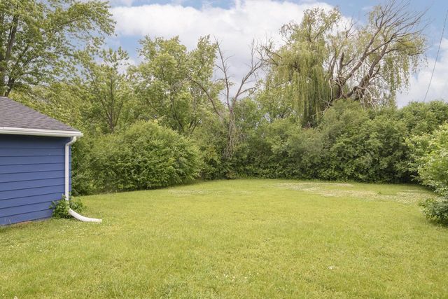 6908 W Allerton AVENUE, Greenfield, WI 53220