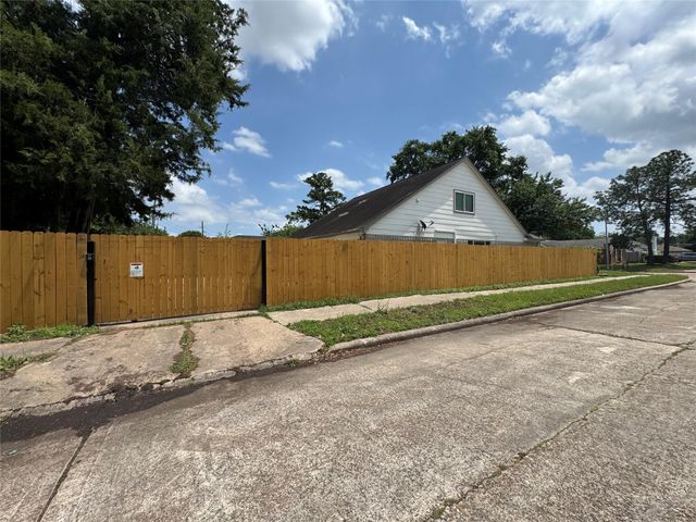 22018 Elsinore Drive, Katy, TX 77450